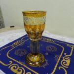 Broušený sklenìný pohár