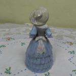Porcelánová soška Dáma v modrých šatech