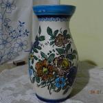 Váza malovaná kvìtinovými motivy