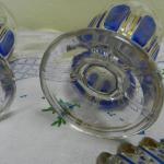 Modrá secesní sklenice s talíøkem