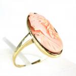 Zlatý prsten s kamejí - prodáno