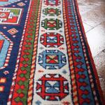 Ruènì vázaný zakavkazský koberec 123 X 73 cm
