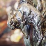 Bronzová socha lva