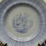 Modrý dekorační talíř, Anglie