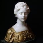 Busta ženy - alegorie Hudby