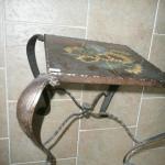 Bronzový stolek signovaný T. A.,