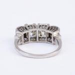 Platinový prsten s diamanty