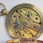 Zlaté hodinky zdobené emaily - Courvoisier Freres