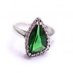 Luxusní stříbrný prsten se zeleným kamenem