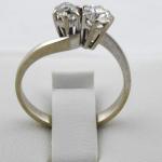 Prsten z bílého zlata a dvìma diamanty 0,75 ct