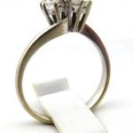 Prsten z bílého zlata a dvìma diamanty 0,75 ct