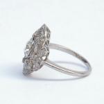 Platinový prsten s diamantem 