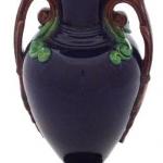 Modrá váza s reliéfními rùžemi - Bloch, Dubí u Tep
