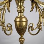 Starožitný bronzový lustr s berany