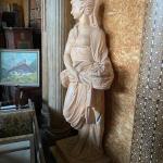 Mramorová socha ženy I 