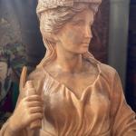 Mramorová socha ženy II 