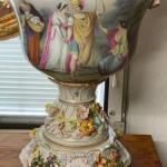 Porcelánové párové vázy s víky 