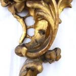 Zlacená konzole - Rokaj s mušlí a květy