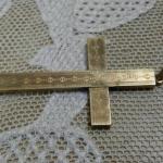 Gravírovaný větší zlatý kříž - Biedermeier