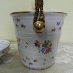 Porcelnov malovan kbelk s nlevkou, znaeno