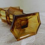Kubistická váza z medového lisovaného skla