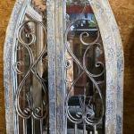 Závěsné dekorativní zrcadlo-dveře 