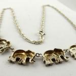 Stříbrný náhrdelník se slony