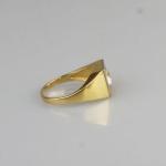 Zlat prsten s diamantem