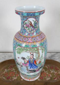 Èínská ruènì malovaná váza. Signovaná