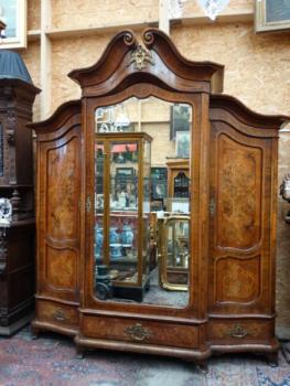 Intarzovaná skřín v barokním stylu 