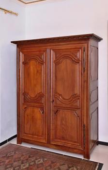 Dubová skříň z 18. století - zrestaurovaná