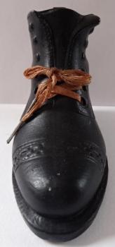 Èerná biskvitová bota