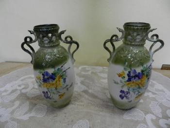 Párové vázy s motivem kvìtin