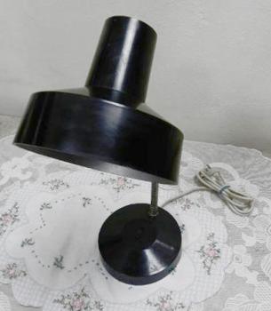 Èerná bakelitová stolní Lampa E40