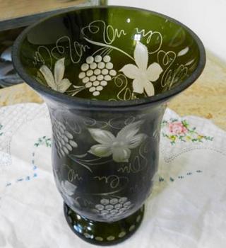 Olivovì zelená broušená váza
