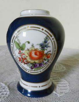 Porcelánová váza malovaný motiv kvìtin