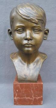Busta chlapce, zn. F. Kos, dat. 1929