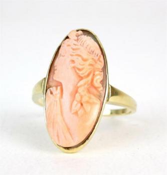 Zlatý prsten s kamejí - prodáno