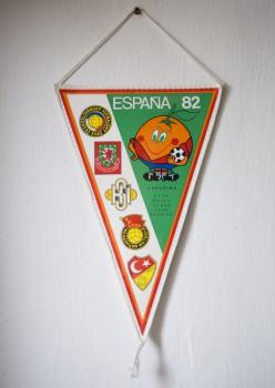 Fotbalová vlajeèka ke kvalifikaci na MS 1982