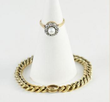 Zlatý náramek s prstenem