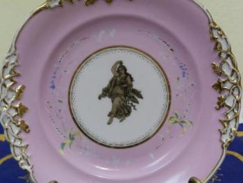 Párové růžové zlacené talíře