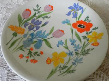 Velký talíř s květinami