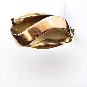 Zlatý prsten s vlnkou, žluté a rùžové sklo