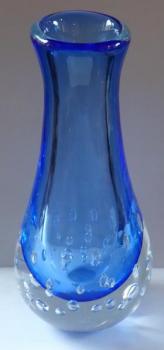 Velká køiš�álová váza, modré sklo, vzduchové bubli