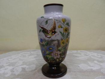 Ruènì malovaná váza s ptáèkem