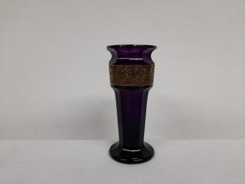 Starožitná váza Moser, oroplastika, broušená