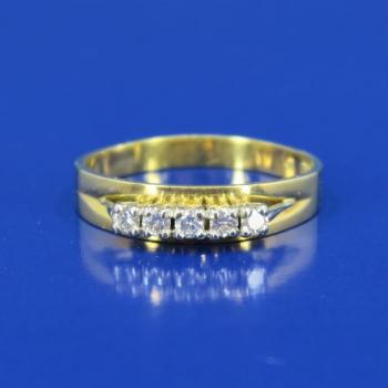 Zlatý prsten s brilianty