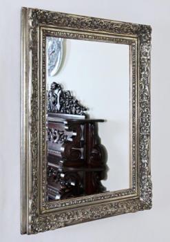 Nástìnné zrcadlo ve zdobném rámu