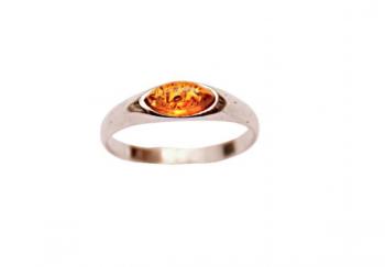 Elegantní stříbrný prsten s jantarem