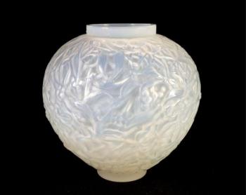Váza z opálového skla - Lalique